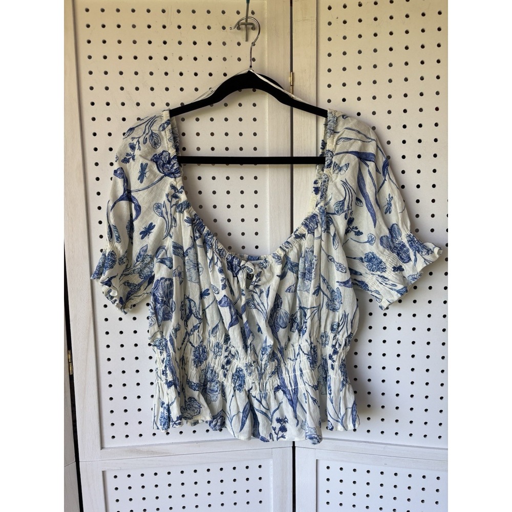 H&M Womens XL Blue Ivory Floral Off Shoulder Smocked Short SLV Blouse Beach Boho